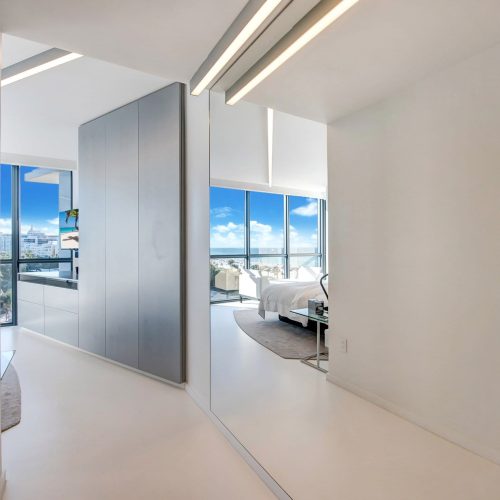 0_zaha-hadid-residence-w-hotel-tower-collins-avenue-miami_dezeen_2364_col_1